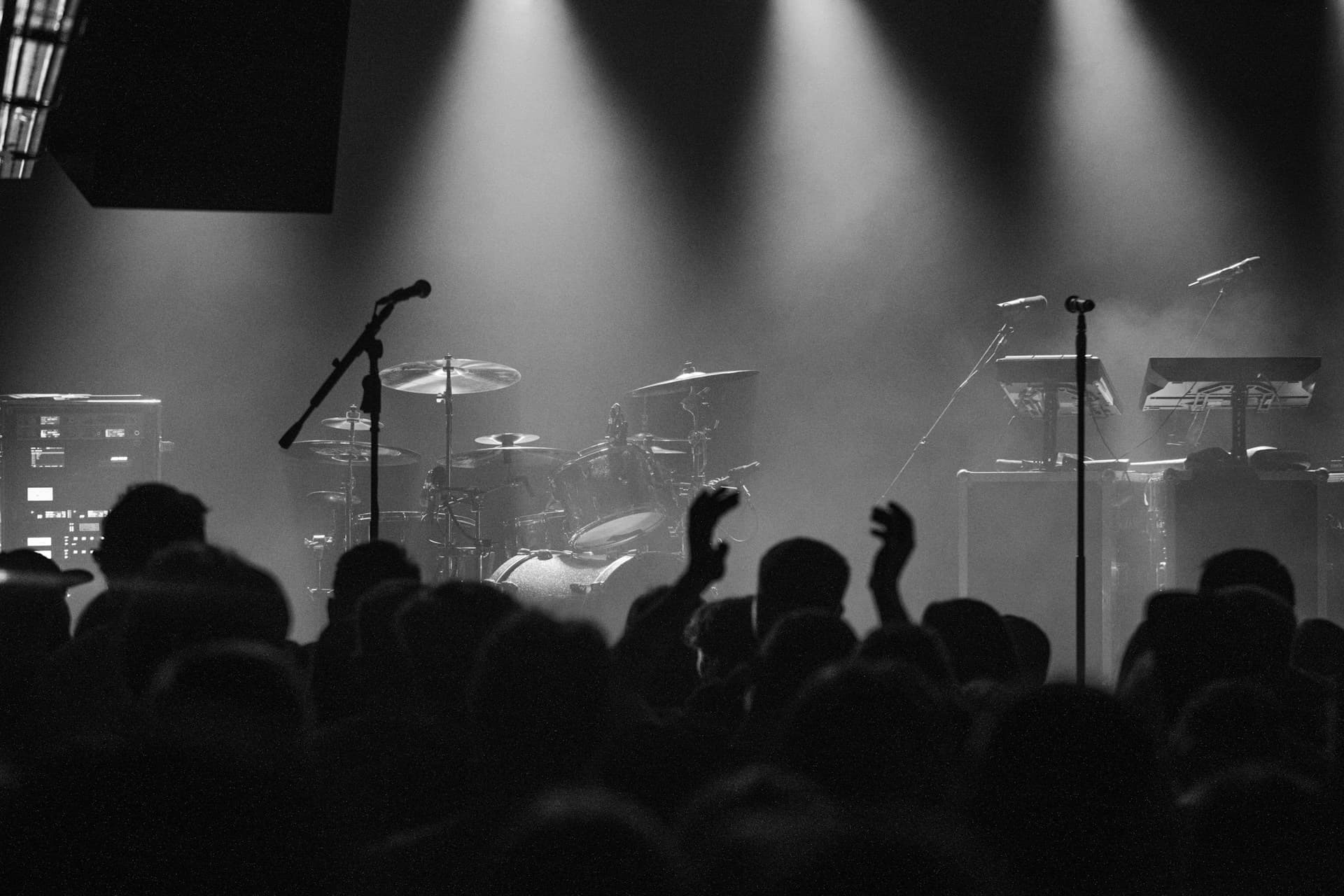 sön08marsSVEN-BERTIL - EN RESA GENOM TONERNA OCH ORDENCaféscenen i Spira, Jönköping